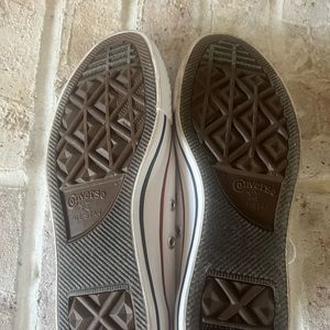 Women's Converse Size 7.5 practically band new